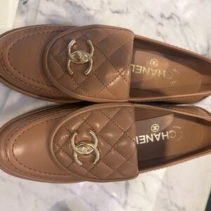 CHANEL quilted CC logo loafers